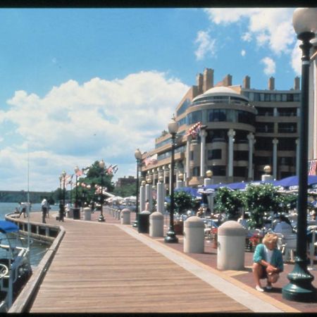 The Latham Georgetown Hotel Washington Exterior foto