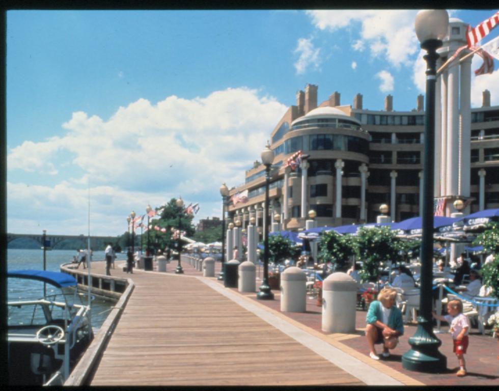 The Latham Georgetown Hotel Washington Exterior foto